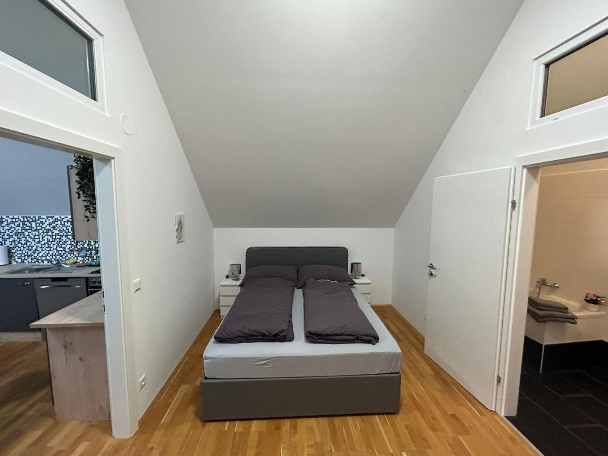 Paky Appartements 00323 Брук ан дер Лайта Екстериор снимка