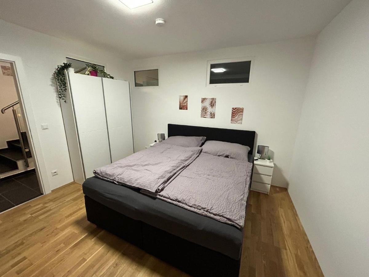 Paky Appartements 00323 Брук ан дер Лайта Екстериор снимка