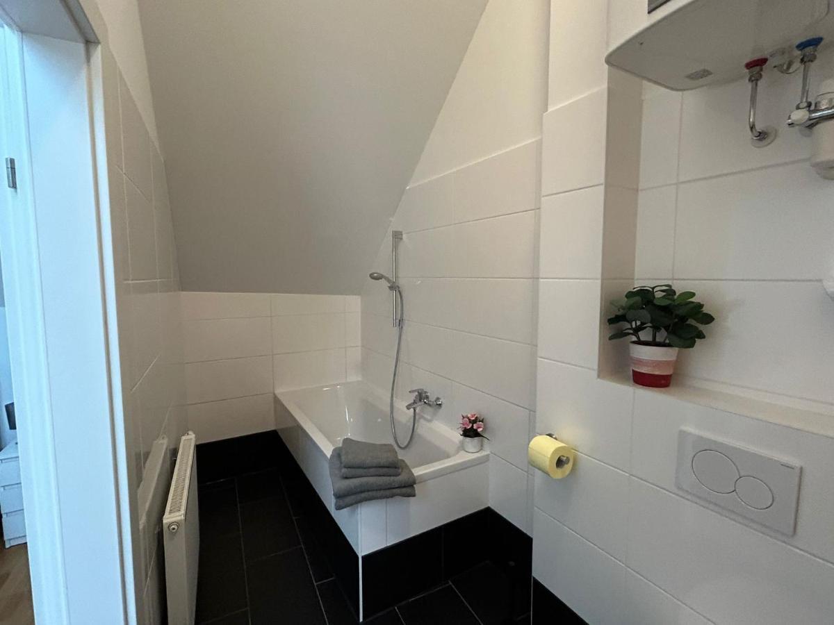 Paky Appartements 00323 Брук ан дер Лайта Екстериор снимка